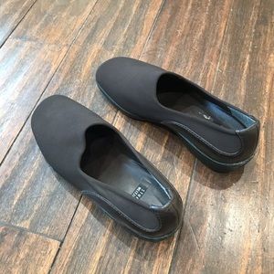 - Stuart Weizmann shoes for women size 5.5